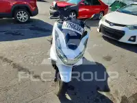 2022 Honda PCX фото