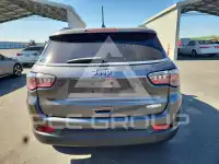 2022 Jeep COMPASS photo