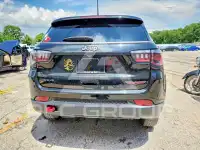 2022 Jeep COMPASS photo