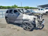 2022 Jeep CHEROKEE photo