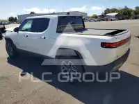 2022 Rivian R1T фото