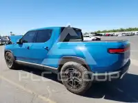 2022 Rivian R1T фото