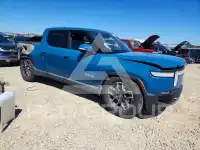 2022 Rivian R1T фото