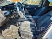 2022 Audi E-TRON фото