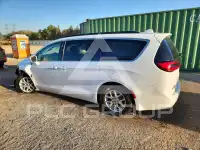 2022 Chrysler PACIFICA photo