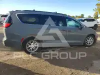 2022 Chrysler PACIFICA photo