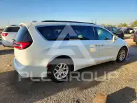 2022 Chrysler PACIFICA photo