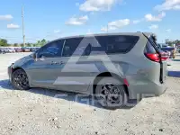 2022 Chrysler PACIFICA photo