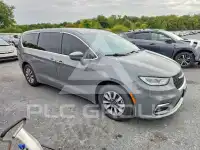 2022 Chrysler PACIFICA photo