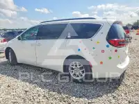 2022 Chrysler PACIFICA photo
