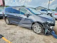 2022 Chrysler PACIFICA photo