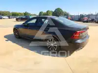 2022 Volvo S60 фото
