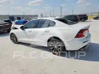 2022 Volvo S60 фото