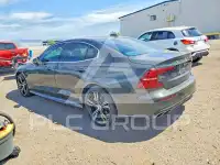 2022 Volvo S60 фото