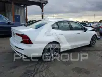2022 Volvo S60 фото