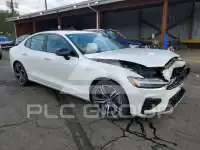 2022 Volvo S60 фото
