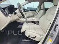 2022 Volvo XC60 фото