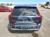 2022 Volvo XC60 фото