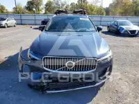 2022 Volvo XC60 фото