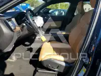 2022 Volvo XC60 фото