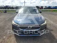 2022 Volvo XC60 фото