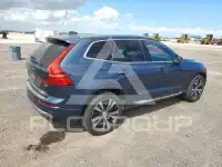 2022 Volvo XC60 фото