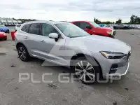 2022 Volvo XC60 фото