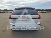 2022 Volvo XC60 фото