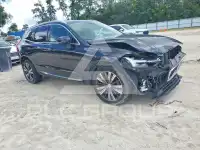 2022 Volvo XC60 photo