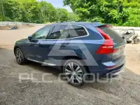 2022 Volvo XC60 фото