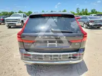 2022 Volvo XC60 фото