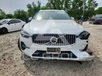 2022 Volvo XC60 фото