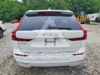2022 Volvo XC60 фото