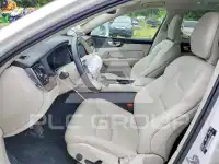 2022 Volvo XC60 фото