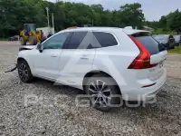 2022 Volvo XC60 фото