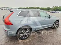 2022 Volvo XC60 фото
