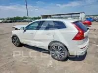 2022 Volvo XC60 фото