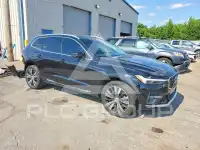 2022 Volvo XC60 фото