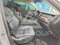 2022 Volvo XC60 фото