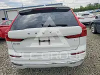 2022 Volvo XC60 фото