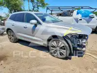2022 Volvo XC60 фото