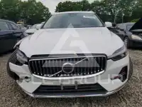 2022 Volvo XC60 фото