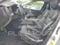2022 Volvo XC60 фото