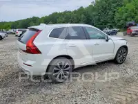 2022 Volvo XC60 фото