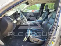 2022 Volvo XC60 фото