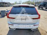 2022 Volvo XC60 фото
