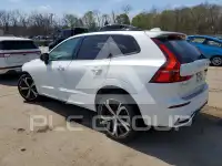 2022 Volvo XC60 фото