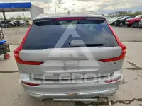 2022 Volvo XC60 фото
