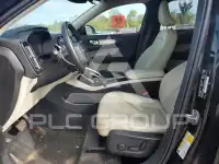 2022 Volvo XC40 фото