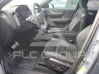 2022 Volvo XC40 фото